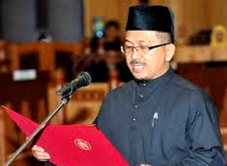 http://buletinonline.net/images/stories/aberita22/zubir%20embong%20speaker.jpg
